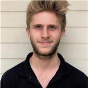 Profesor de malabares, manipulación de objetos, y otras artes circenses. Para todas las edades. No requiere experiencia previa.